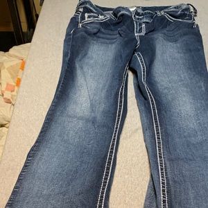Maurices jeans